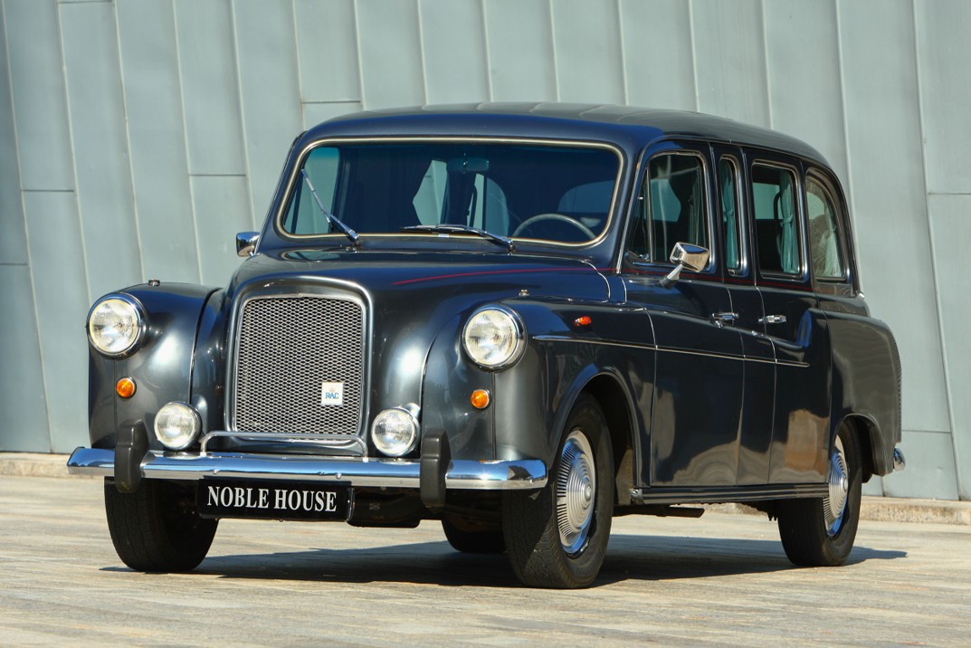Exclusive Austin Martin Tickford Taxi LWB Exclusive Austin Martin Tickford Taxi LWB