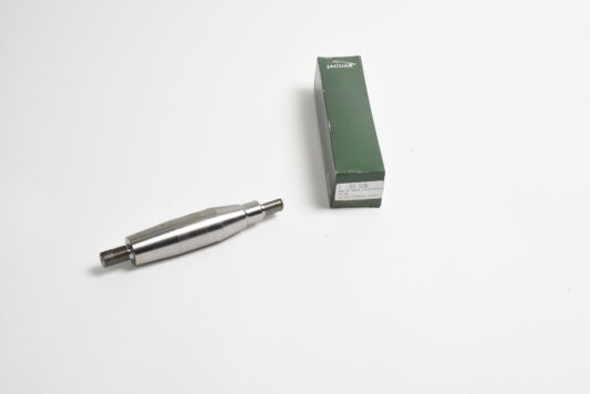 XJ SERIES II & III Front Stub Axle, New Old Stock (CCC5136)