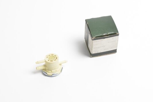 XJ6 SERIES III Vacuum Regulator, New old Stock (EAC4399)