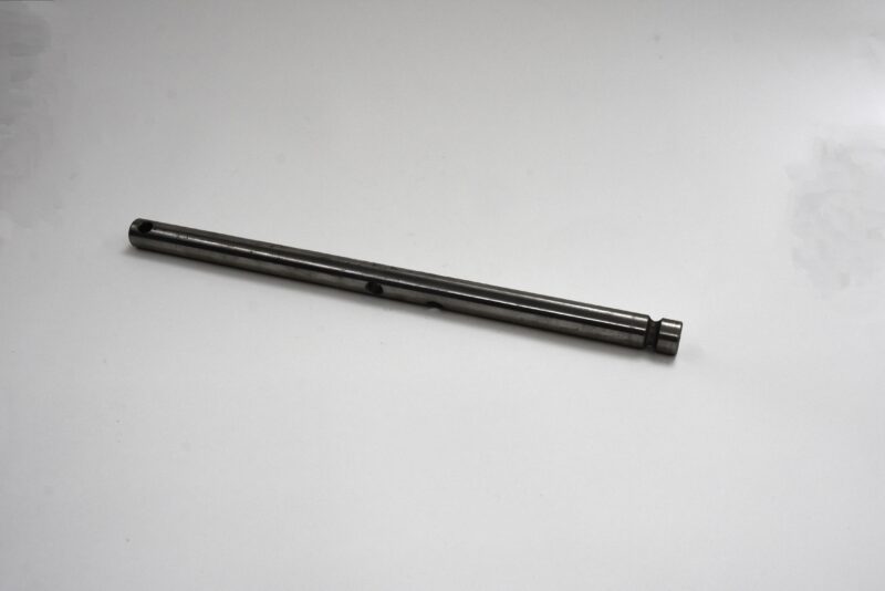 XK150 Clutch Operating Shaft C12897 1 scaled