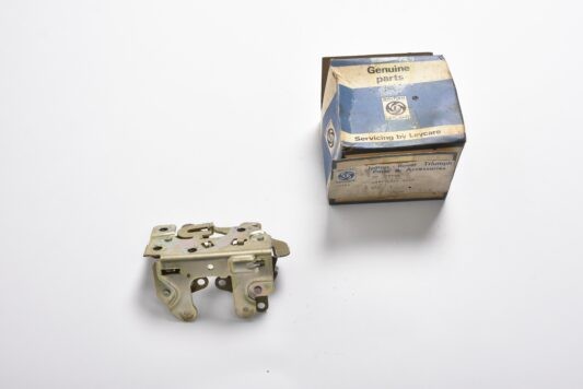 XJ I Assy Lock Rear, New Old Stock (BD39803)