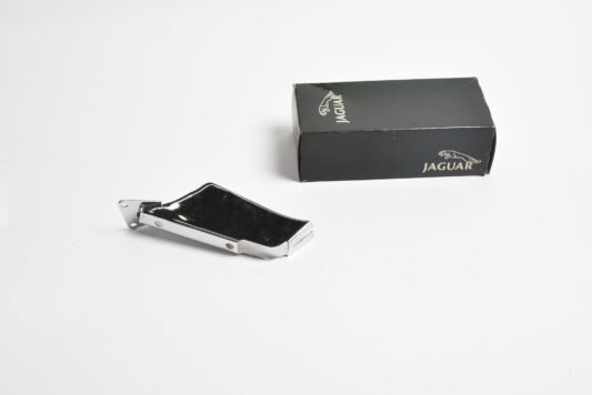 XJ SERIES II Underrider RHF, New Old Stock (BD44446)