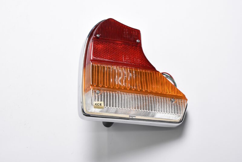 XJ SERIES III Rear Lamp Assy. LH, New Old Stock (DAC1143)