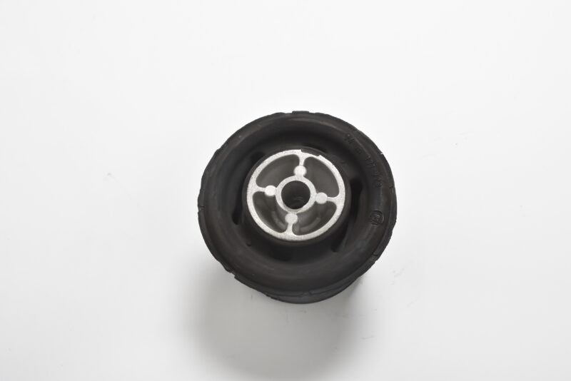 XJ40 Mounting Rubber, New Old Stock (CCC6875)