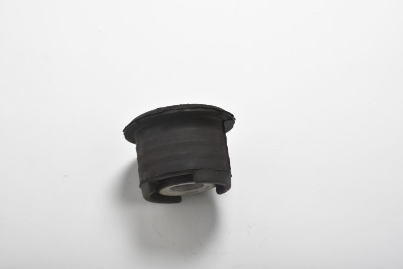 XJ40 Mounting Rubber, New Old Stock (CCC6875)