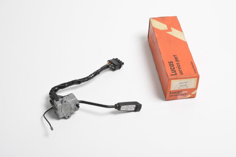 XJ6XJ12 SERIES III Wiper Switch, New Old Stock (AEU1623)