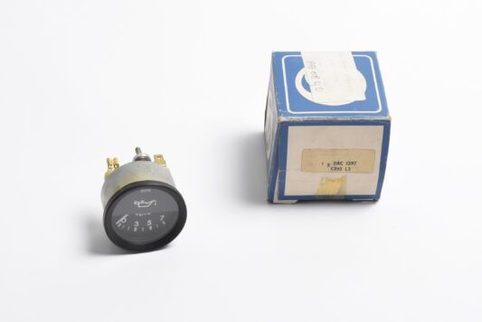 XJ SERIES III Oil Gauge, New Old Stock (DAC1397)