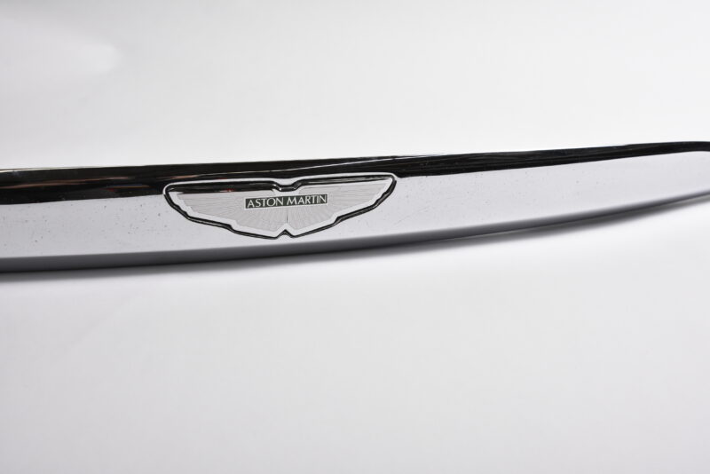 Finisher, trunk lid, bright chrome 4R12-83005-AA