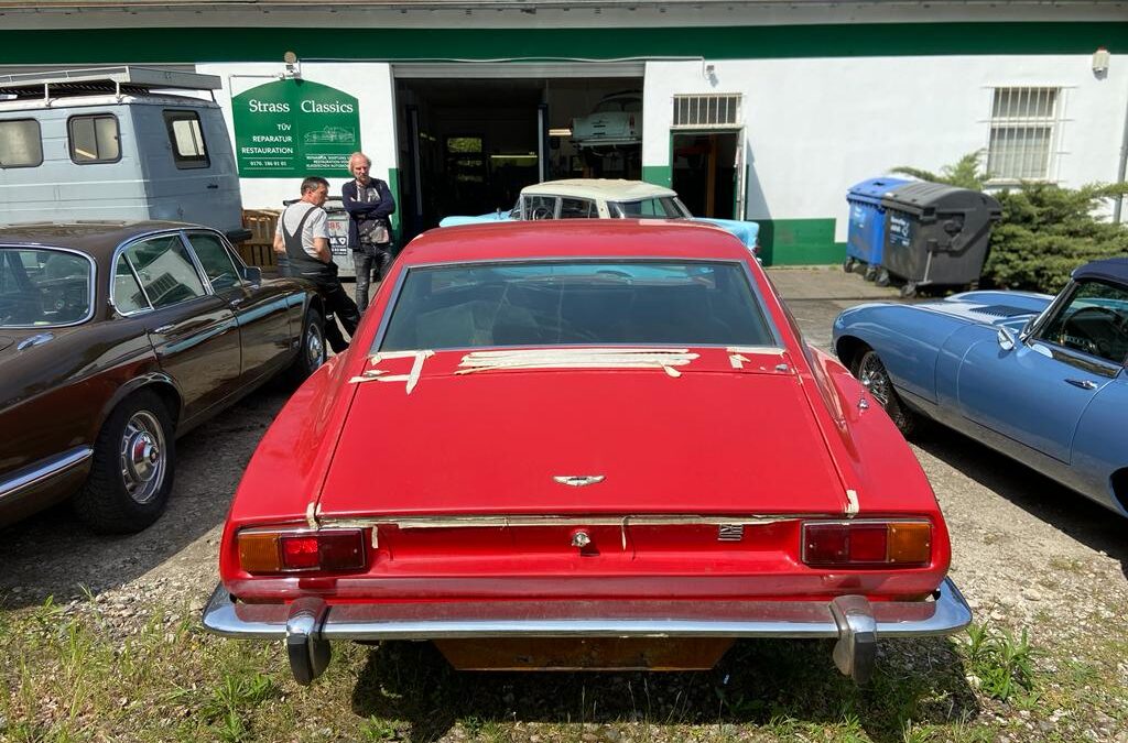 Aston Martin DBS V8