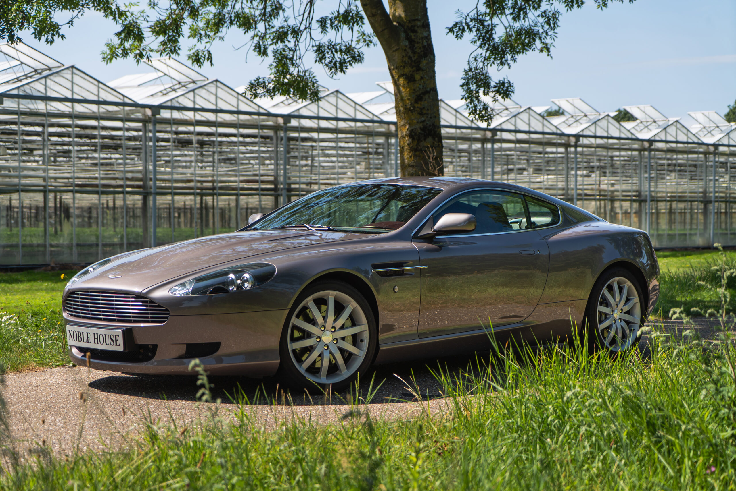 Aston Martin DB9 Coupé Aston Martin DB9 Coupé