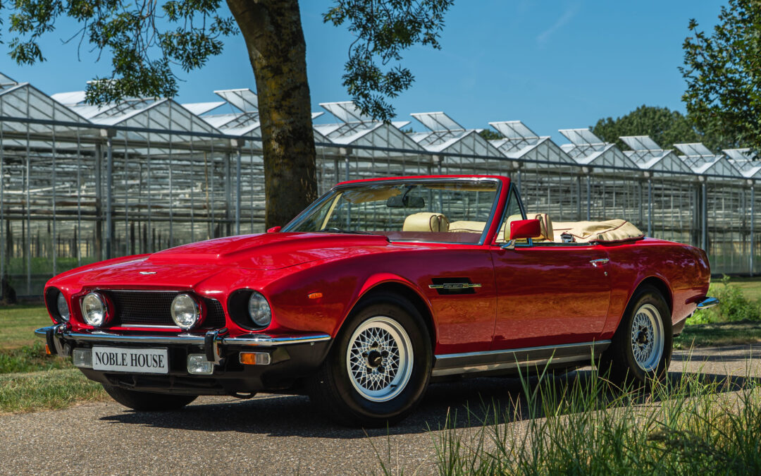 Aston Martin V8 Volante