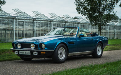 Aston Martin V8 Volante