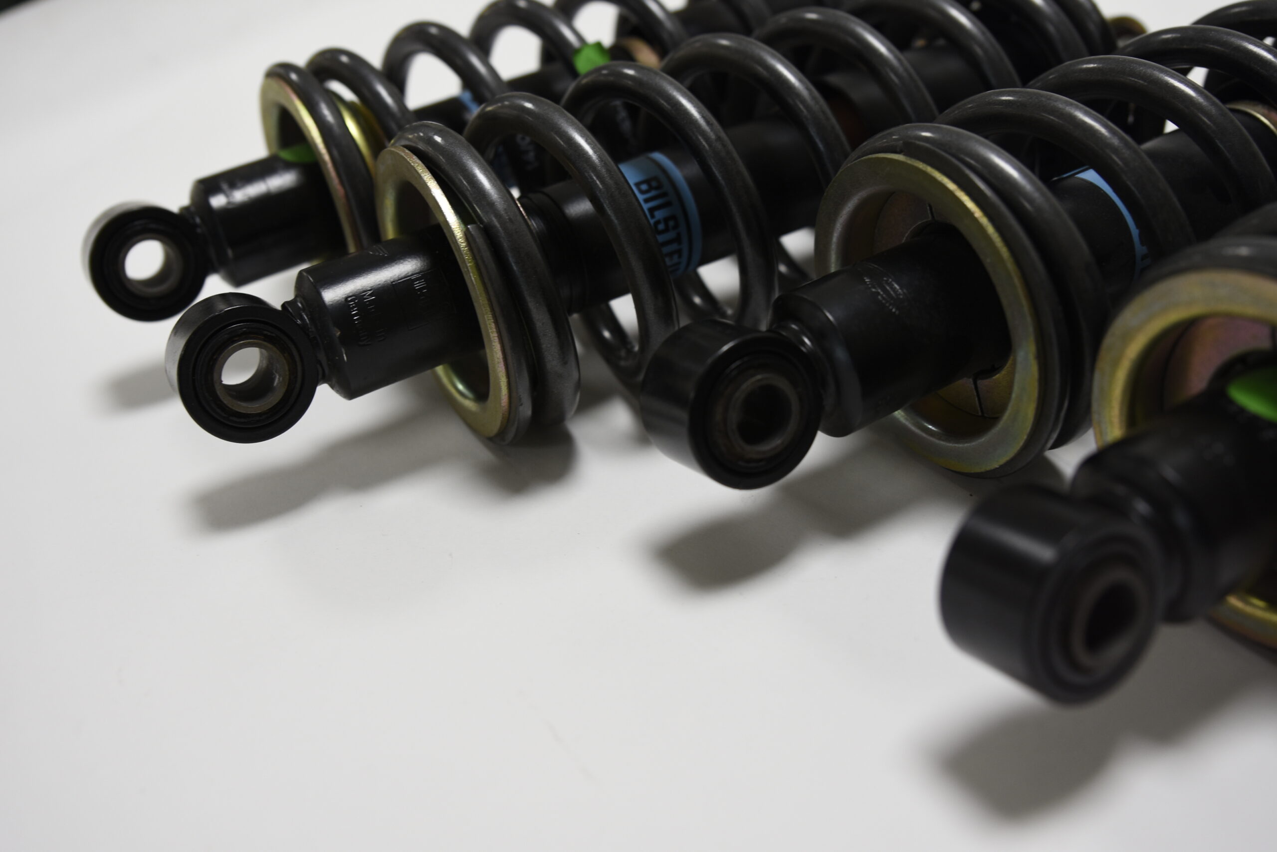 Rear Damper And Spring Assembly Complete Set New Old Stock (26-140181-AA) - Image 2