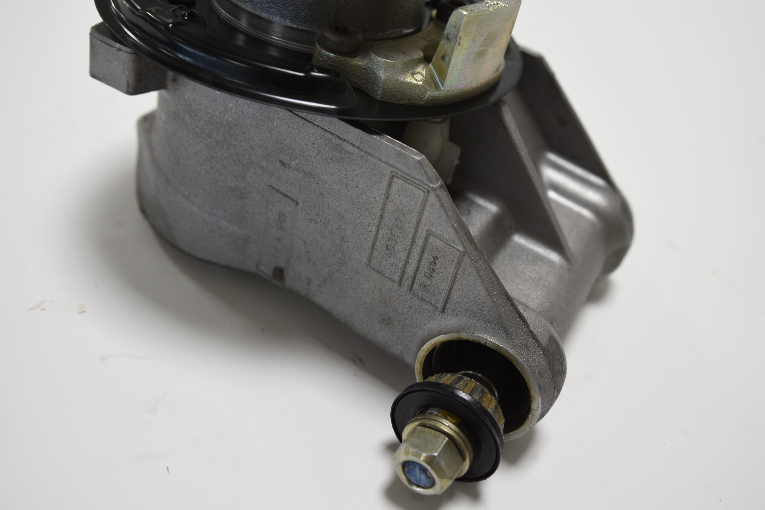 Hub Carrier Rear LH Complete Set, New Old Stock (26-85535) - Image 5
