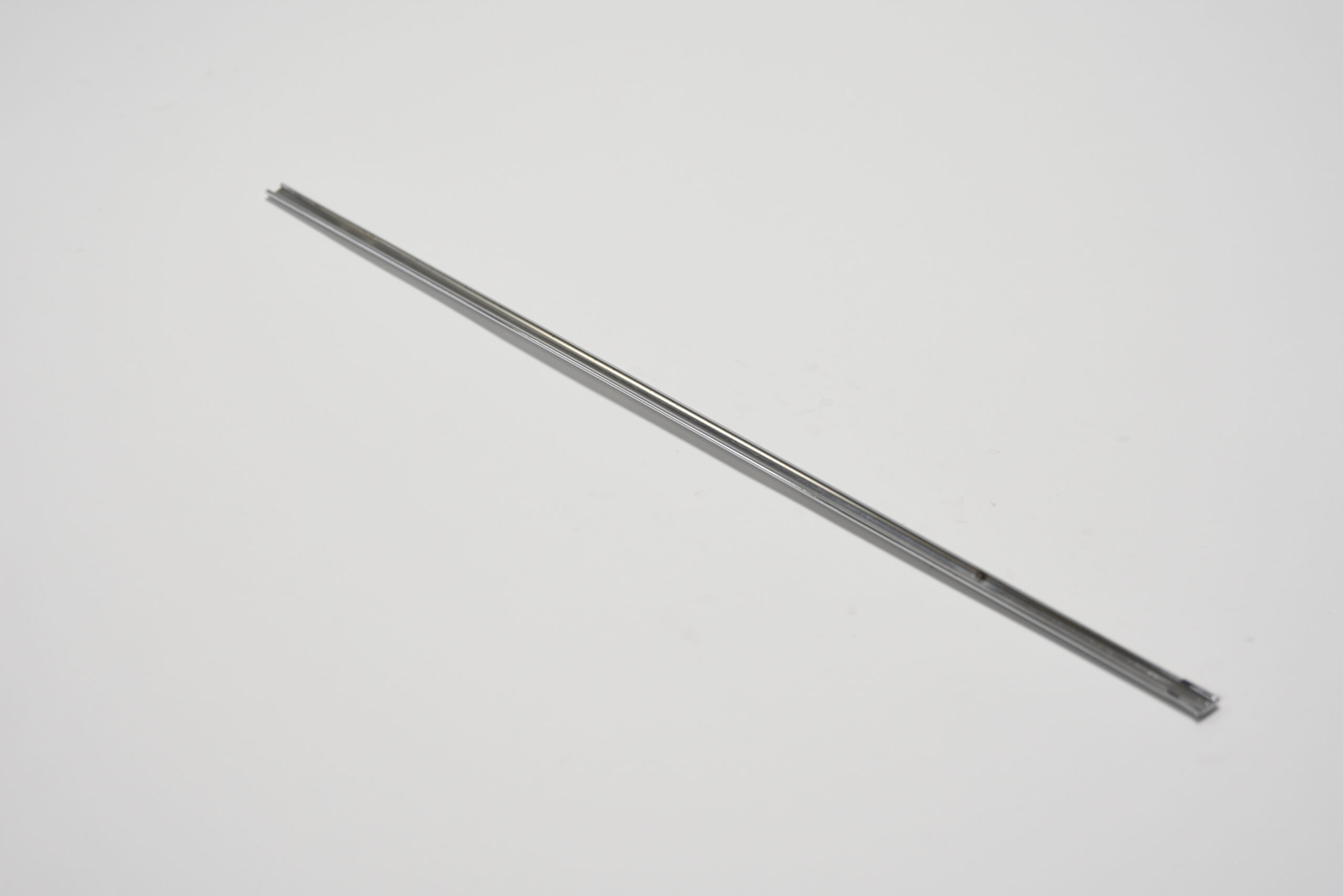 Lower Rear Door Chrome Strip RH, Old Stock (BD17086) - Image 2